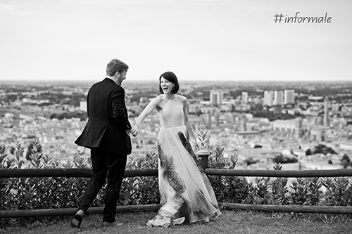 una foto informale di matrimonio